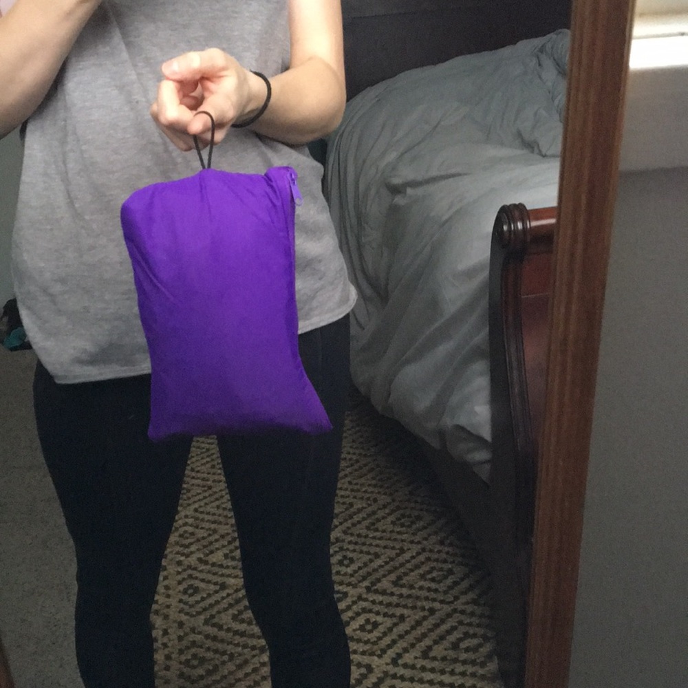ASICS Packable Jacket in Purple - Picture 3 of 7